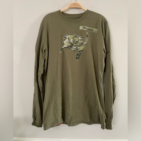 NEW NIKE TAMPA BAY BUCCANEERS LONG SLEEVE SHIRT SIZE: M - Picture 1 of 4